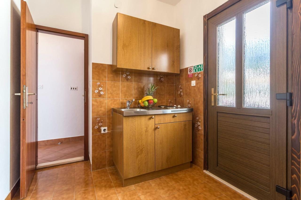 Apartmani Bezma Bol Zewnętrze zdjęcie